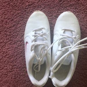 Nike Sideline III Women’s Size 5 Cheer Sneakers